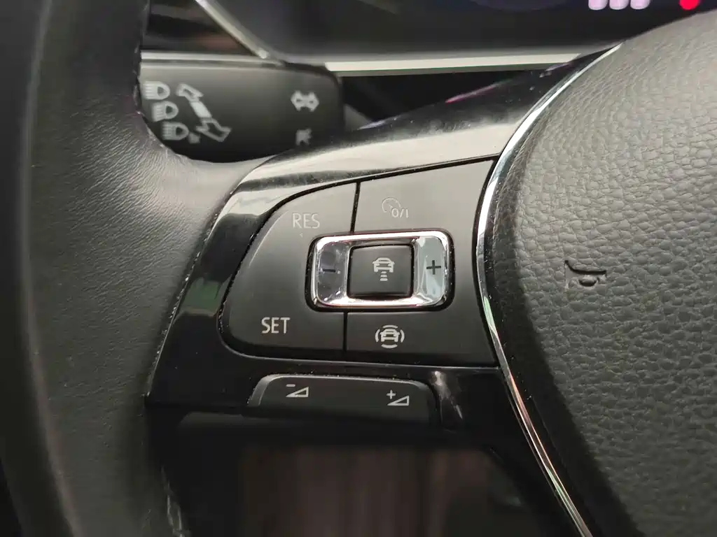 VOLKSWAGEN PASSAT 2021