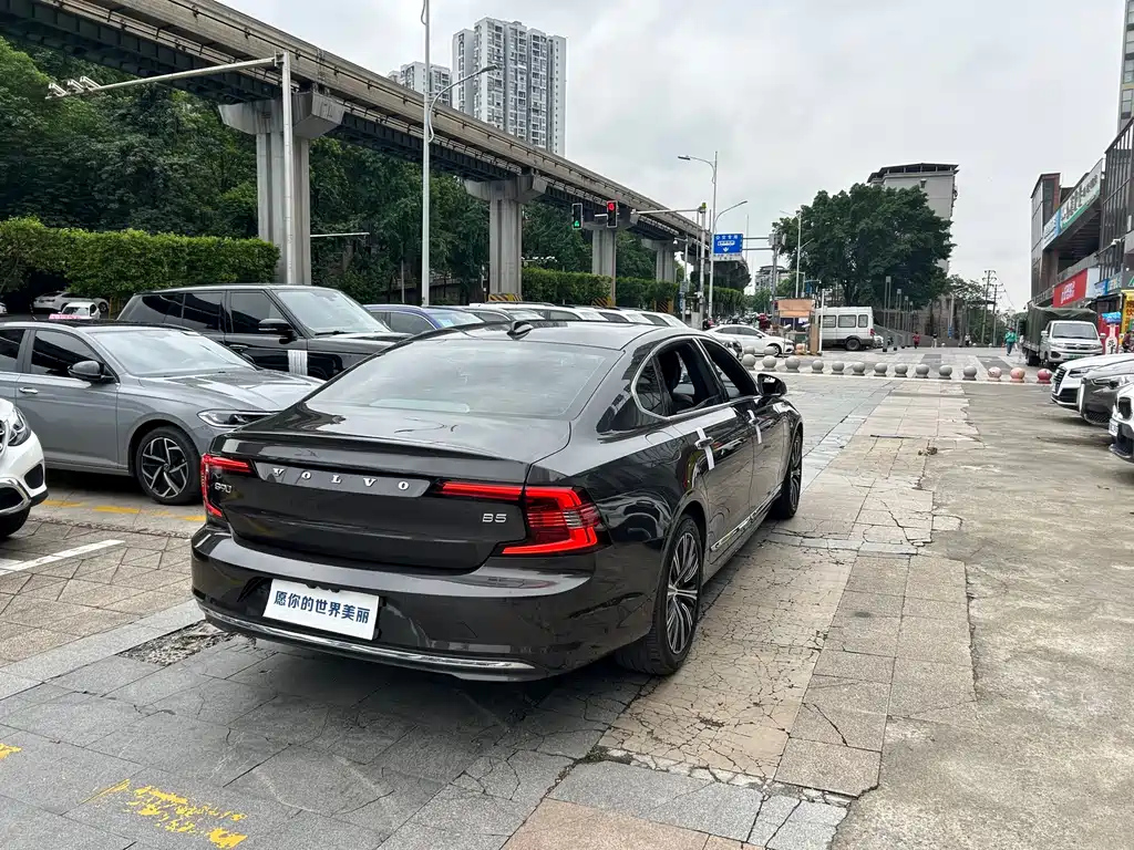 VOLVO S90 2021