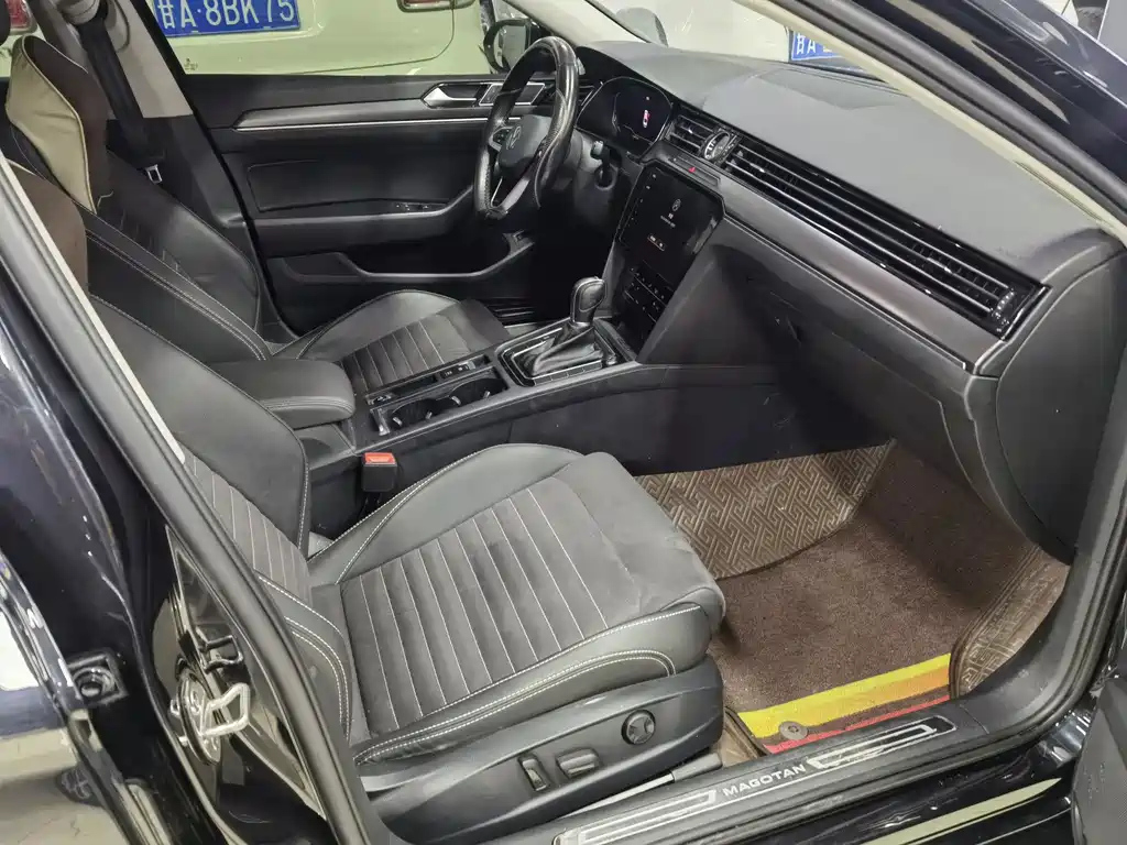 VOLKSWAGEN MAGOTAN 2021