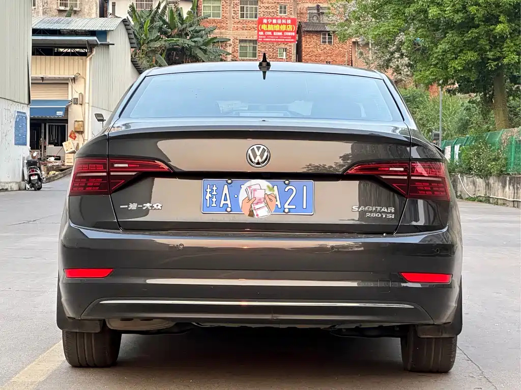 VOLKSWAGEN SAGITAR 2022