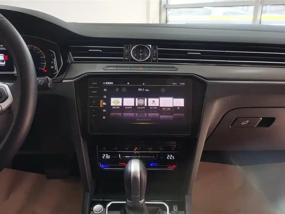VOLKSWAGEN MAGOTAN 2022