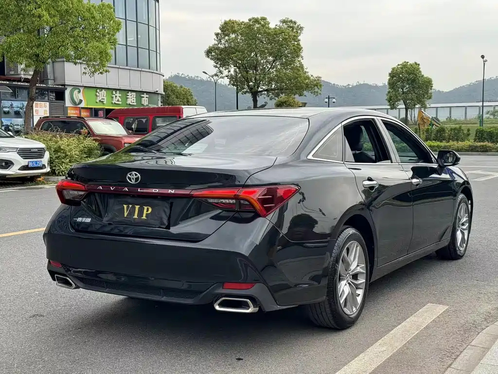 TOYOTA AVALON 2022