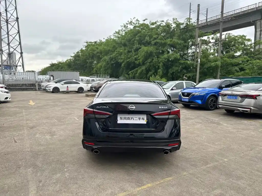 NISSAN TEANA 2023