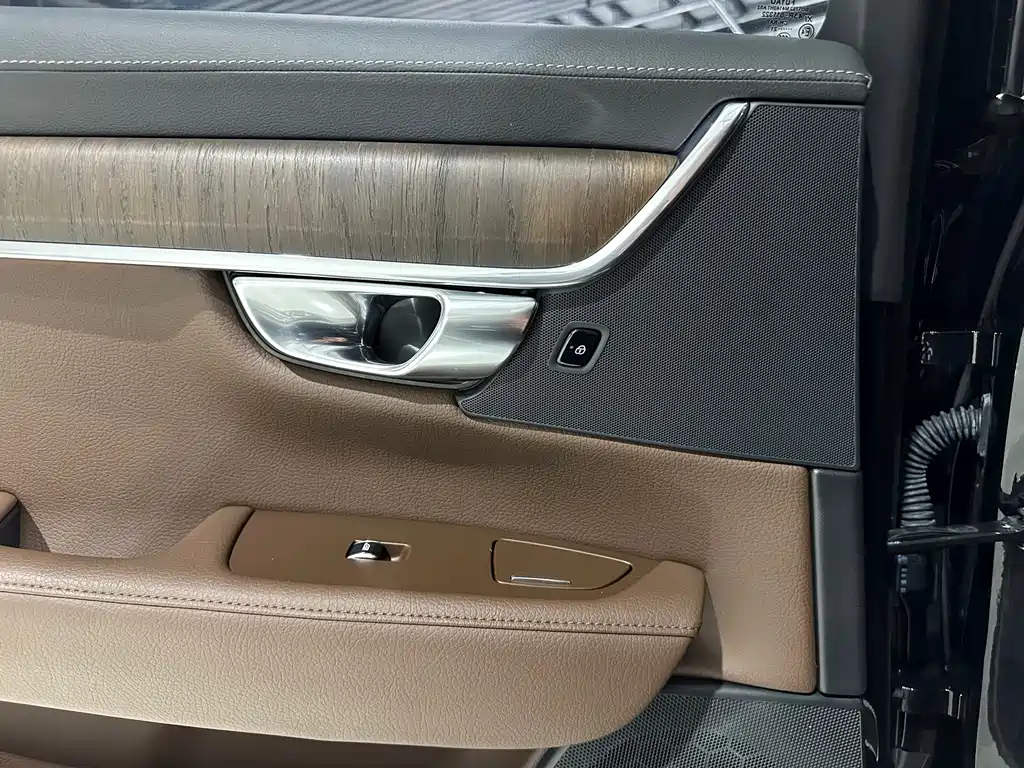 VOLVO S90 2021