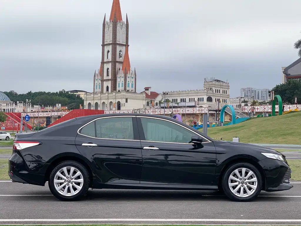 TOYOTA CAMRY 2019