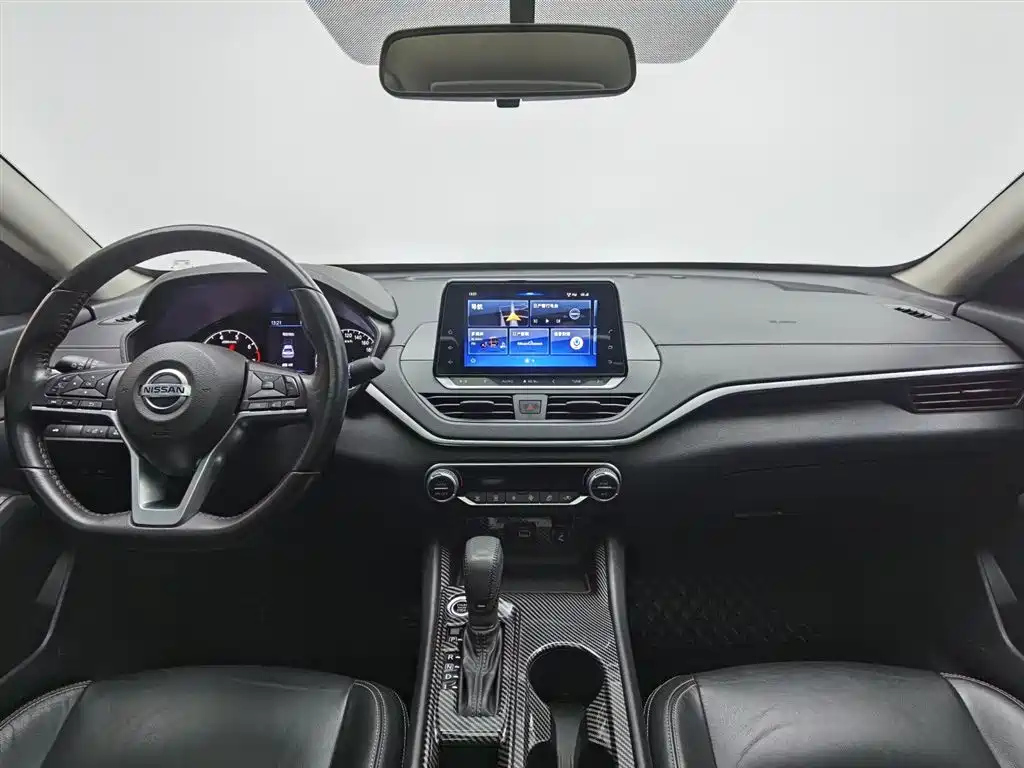 NISSAN TEANA 2020