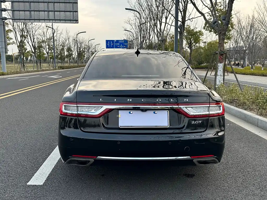 LINCOLN CONTINENTAL 2020