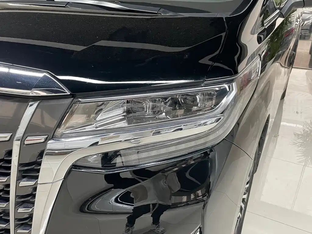TOYOTA ALPHARD 2018