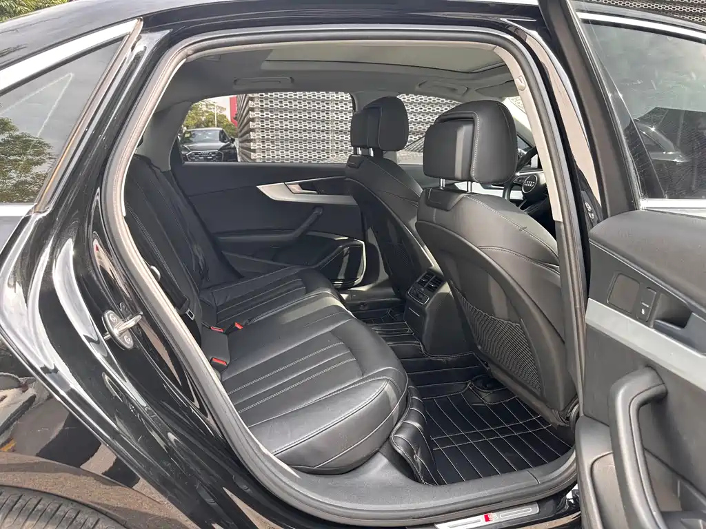 AUDI A4L 2021
