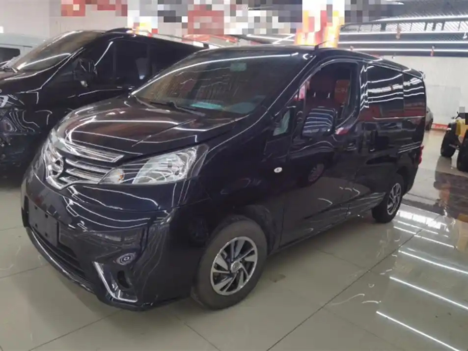 NISSAN NV200 2018