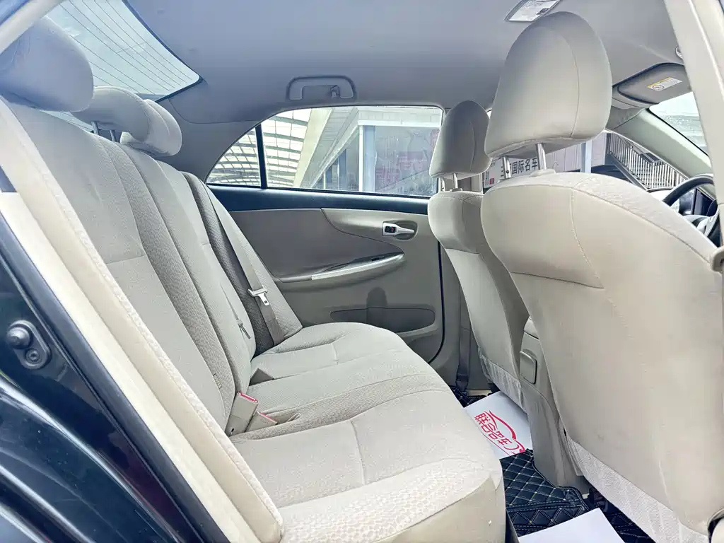 TOYOTA COROLLA 2011