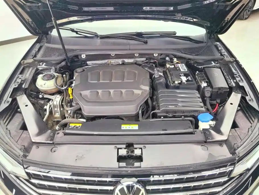 VOLKSWAGEN MAGOTAN 2023