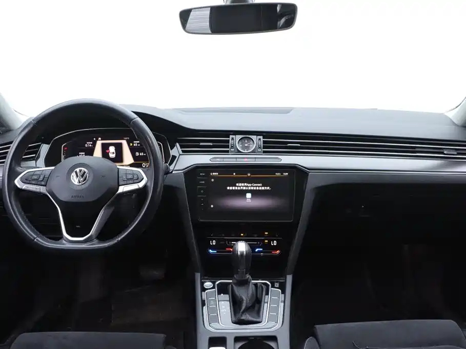 VOLKSWAGEN MAGOTAN 2020