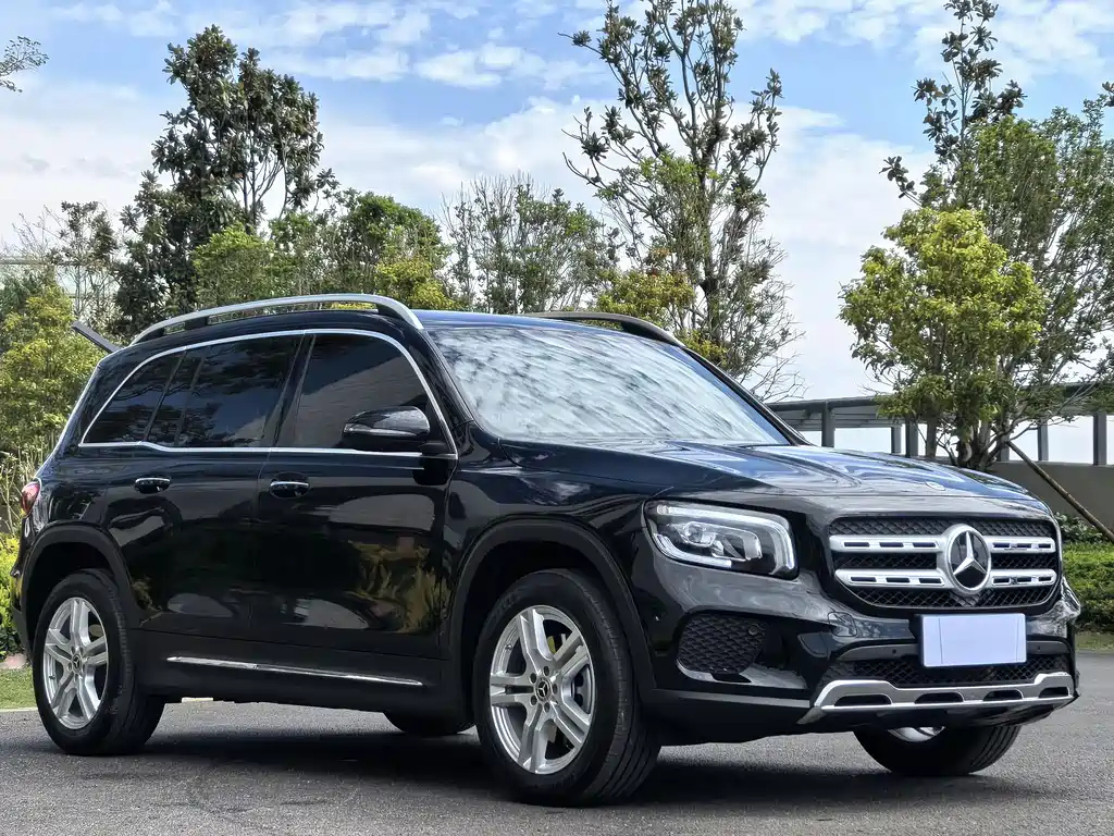 MERCEDES BENZ GLB 2023