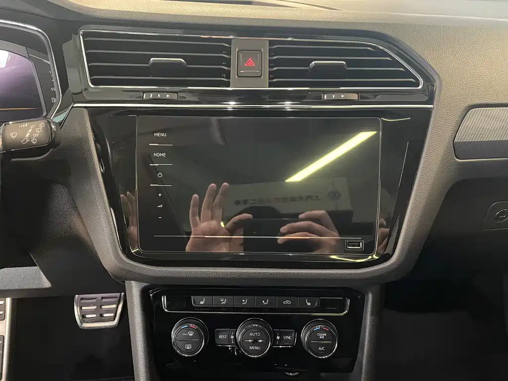 VOLKSWAGEN TIGUAN L 2021