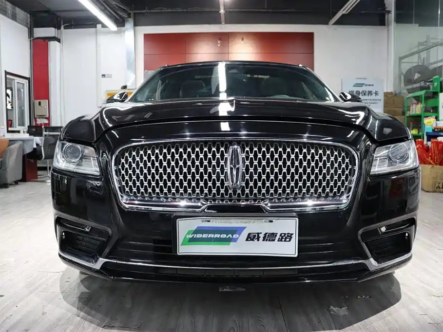 LINCOLN CONTINENTAL 2019