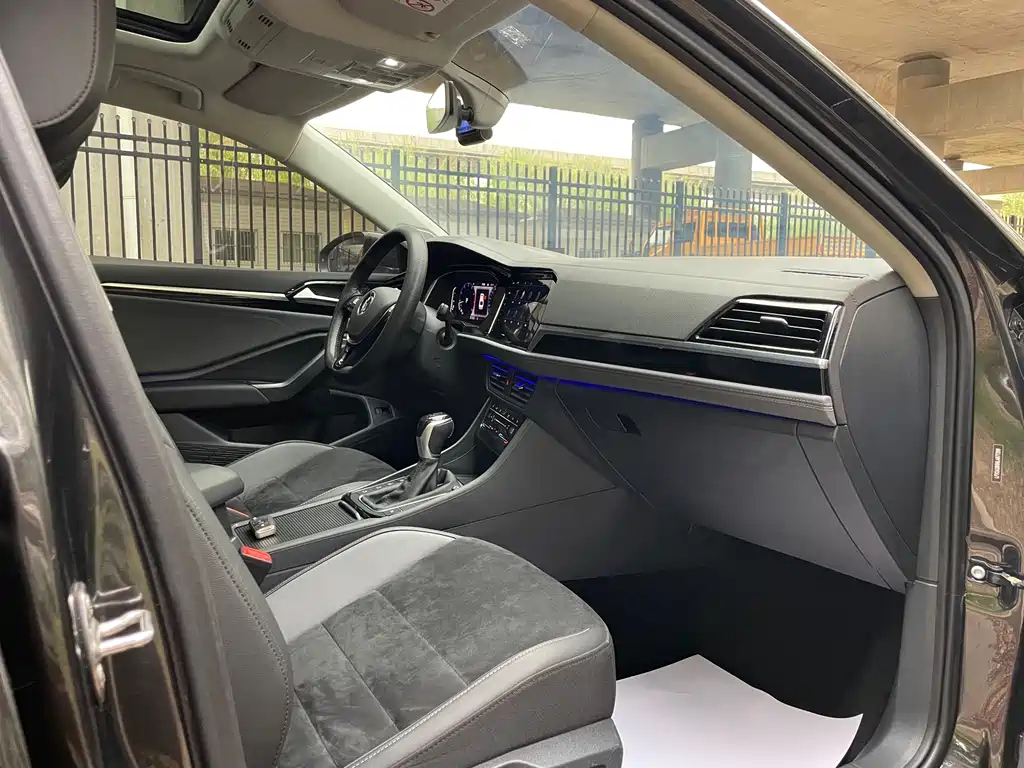 VOLKSWAGEN SAGITAR 2021