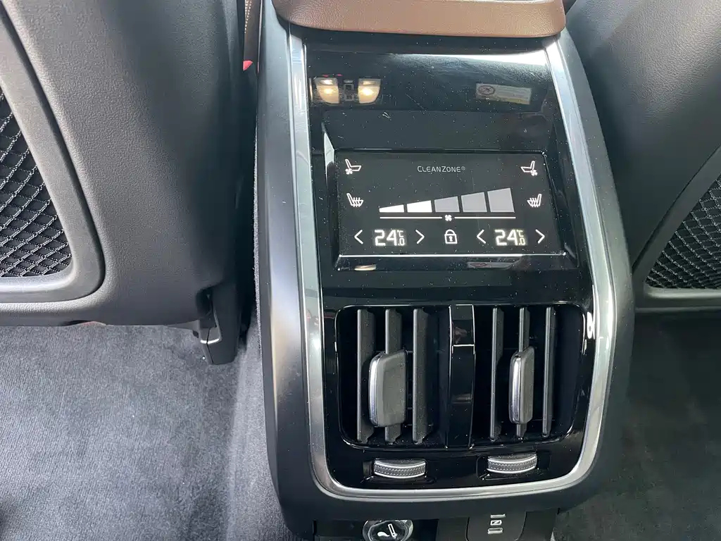 VOLVO S90 2022