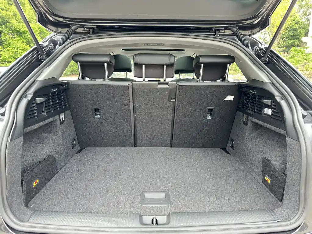 AUDI Q2L 2018