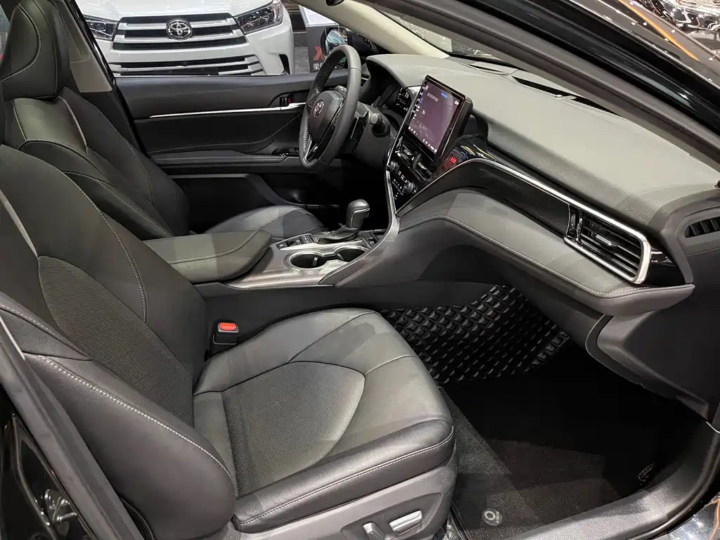 TOYOTA CAMRY 2021