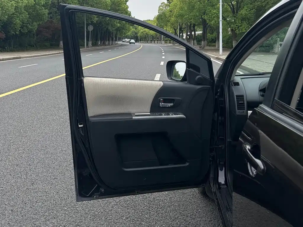 MAZDA 5 2011