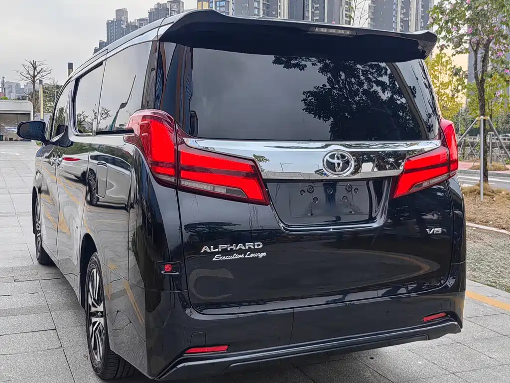 TOYOTA ALPHARD 2019