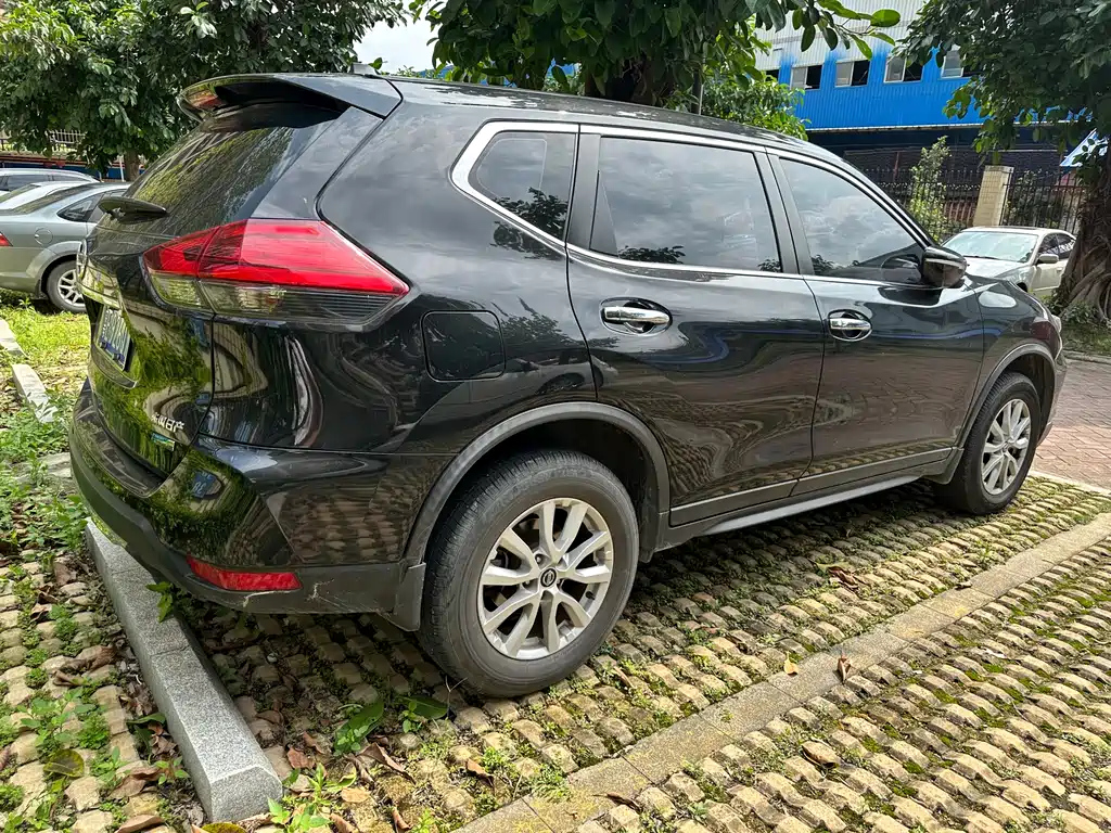 NISSAN X-TRAIL 2018