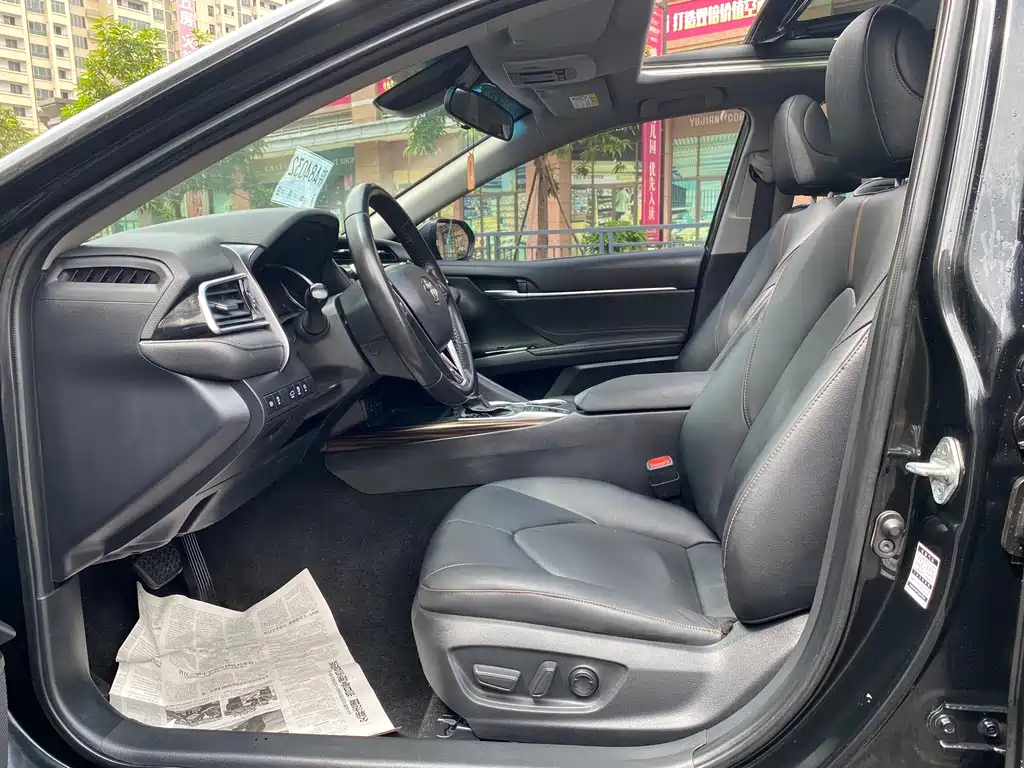 TOYOTA CAMRY 2019