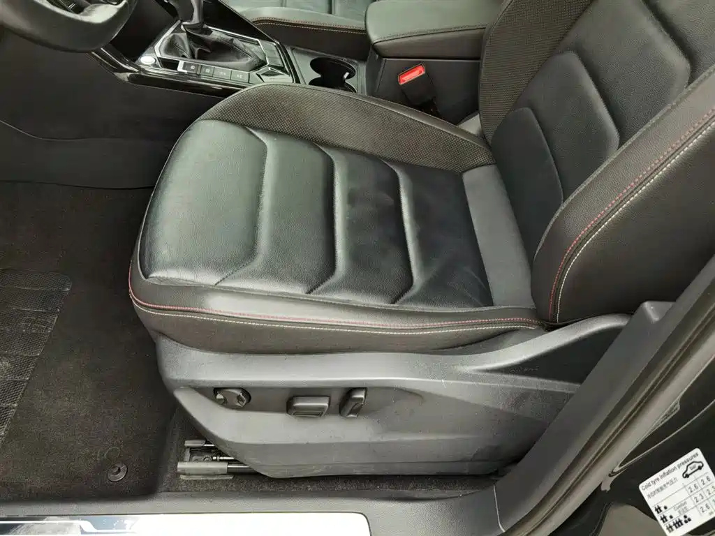VOLKSWAGEN TAYRON 2020