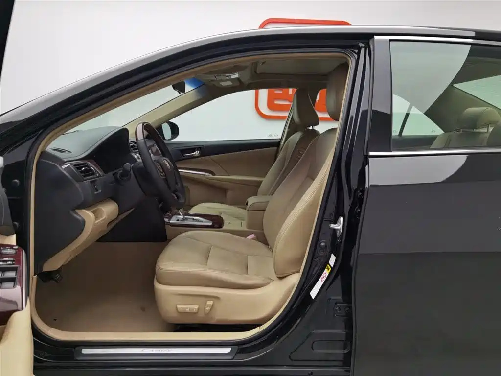TOYOTA CAMRY 2013