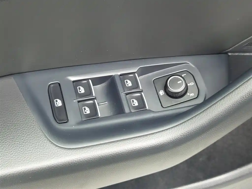 VOLKSWAGEN MAGOTAN 2022