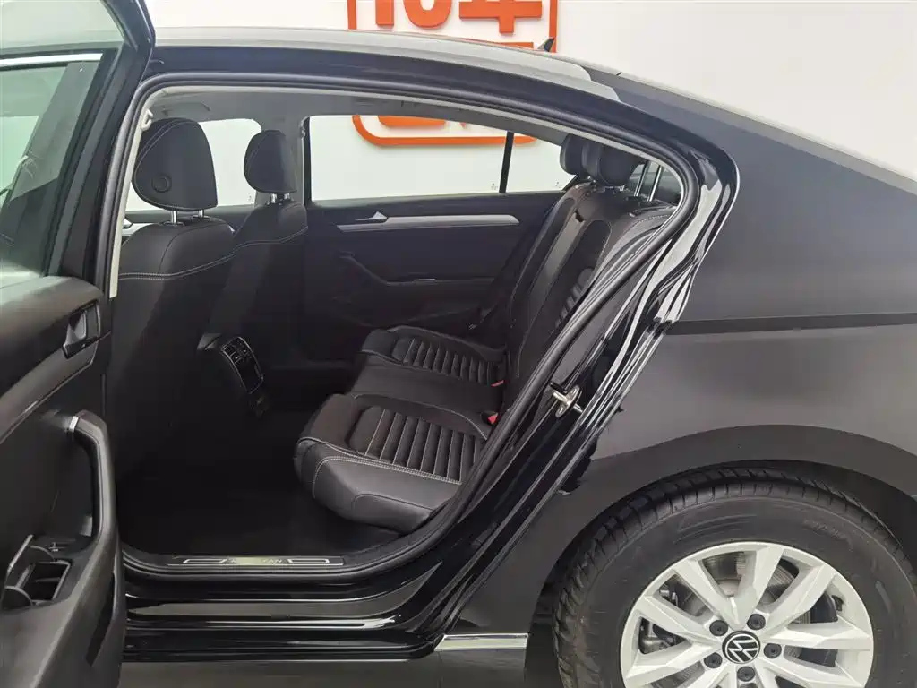 VOLKSWAGEN MAGOTAN 2022