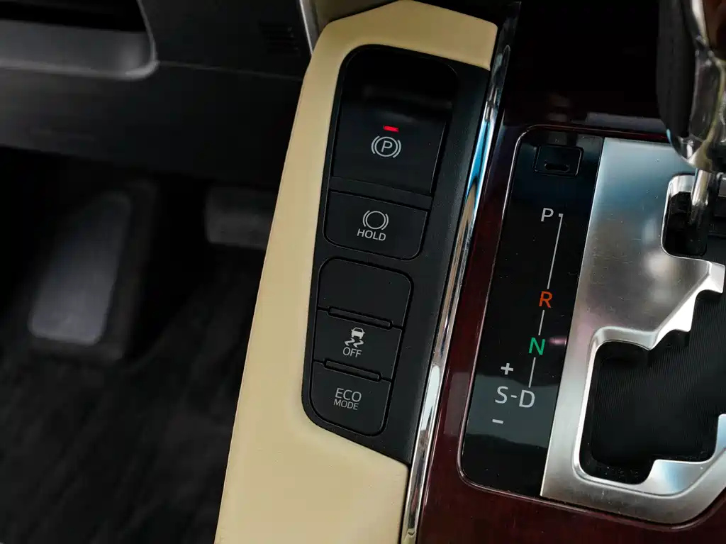 TOYOTA ALPHARD 2016