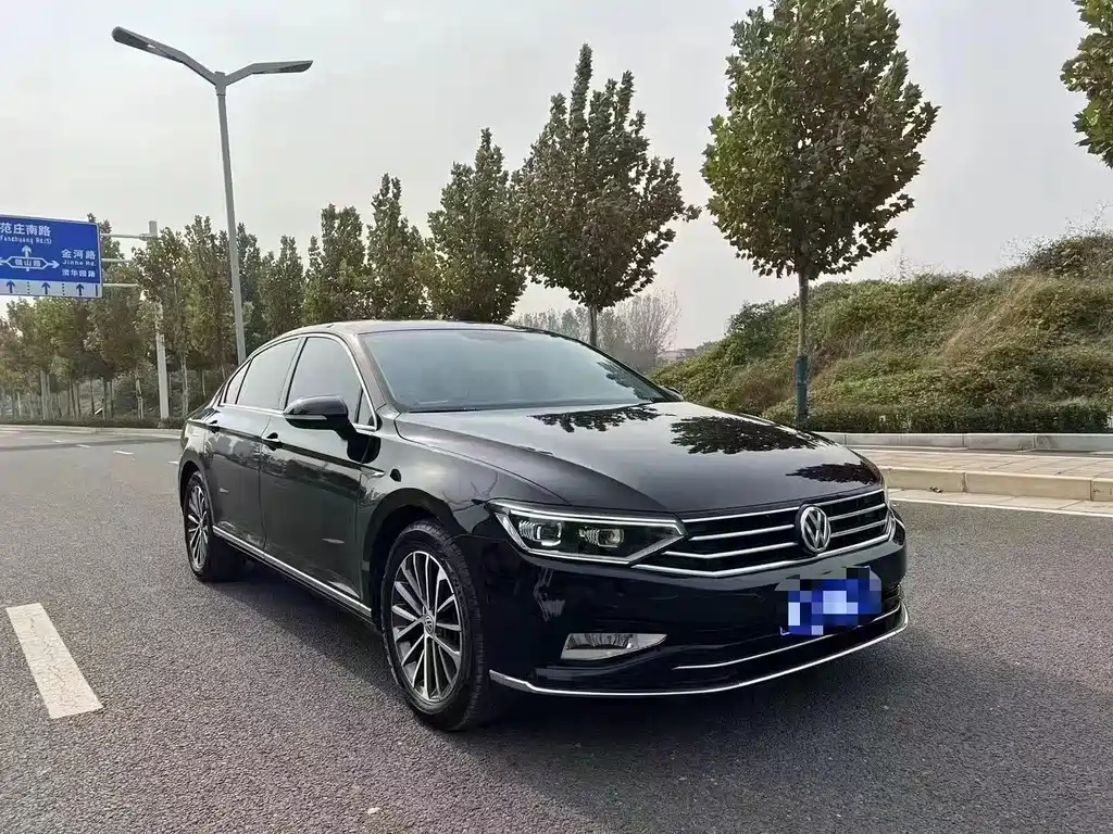 VOLKSWAGEN MAGOTAN 2020