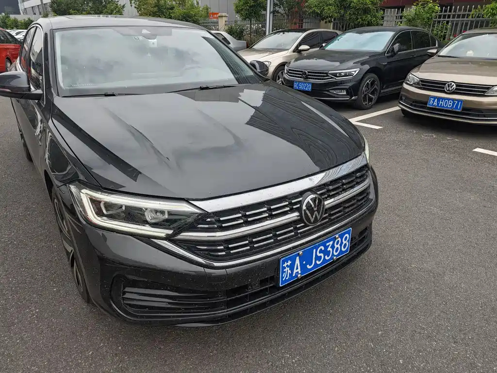 VOLKSWAGEN SAGITAR 2024