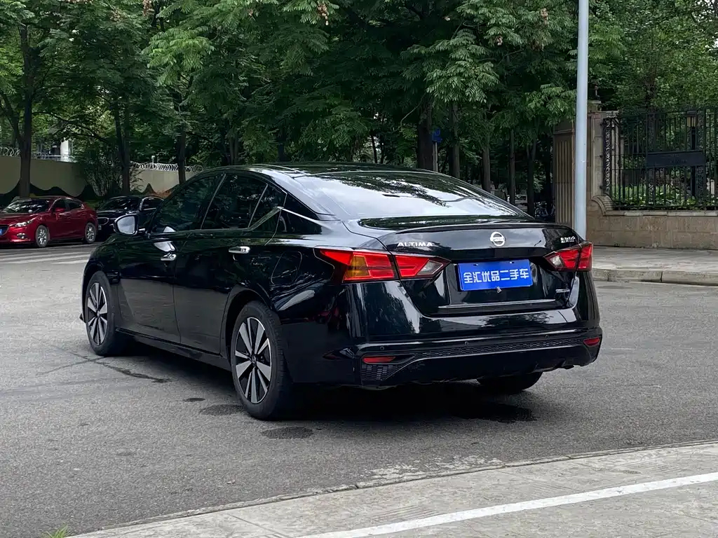NISSAN TEANA 2022