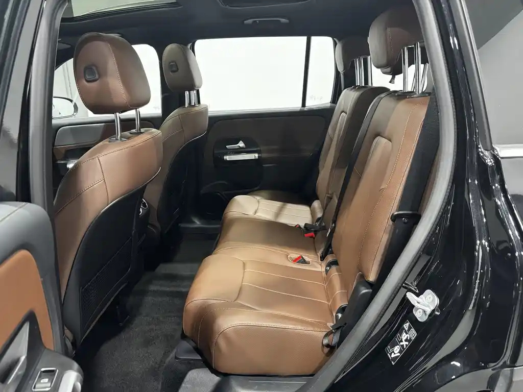 MERCEDES BENZ GLB 2024