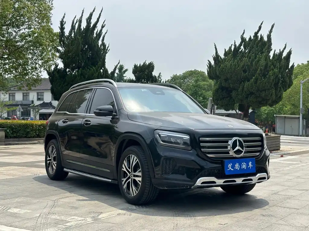 MERCEDES BENZ GLB 2024