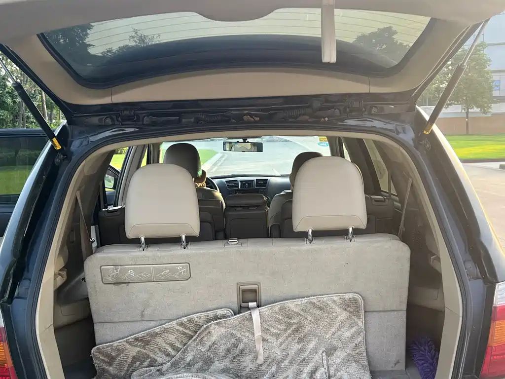 TOYOTA HIGHLANDER 2010