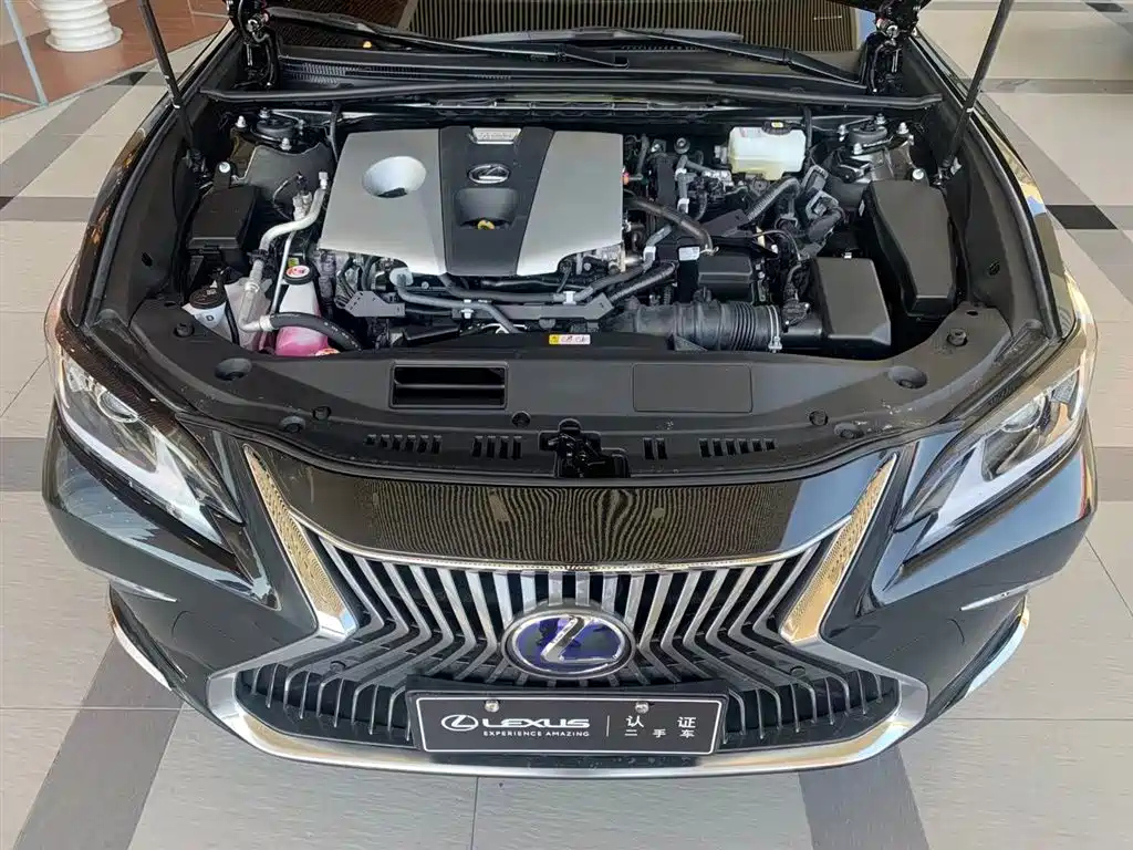 LEXUS ES 2020