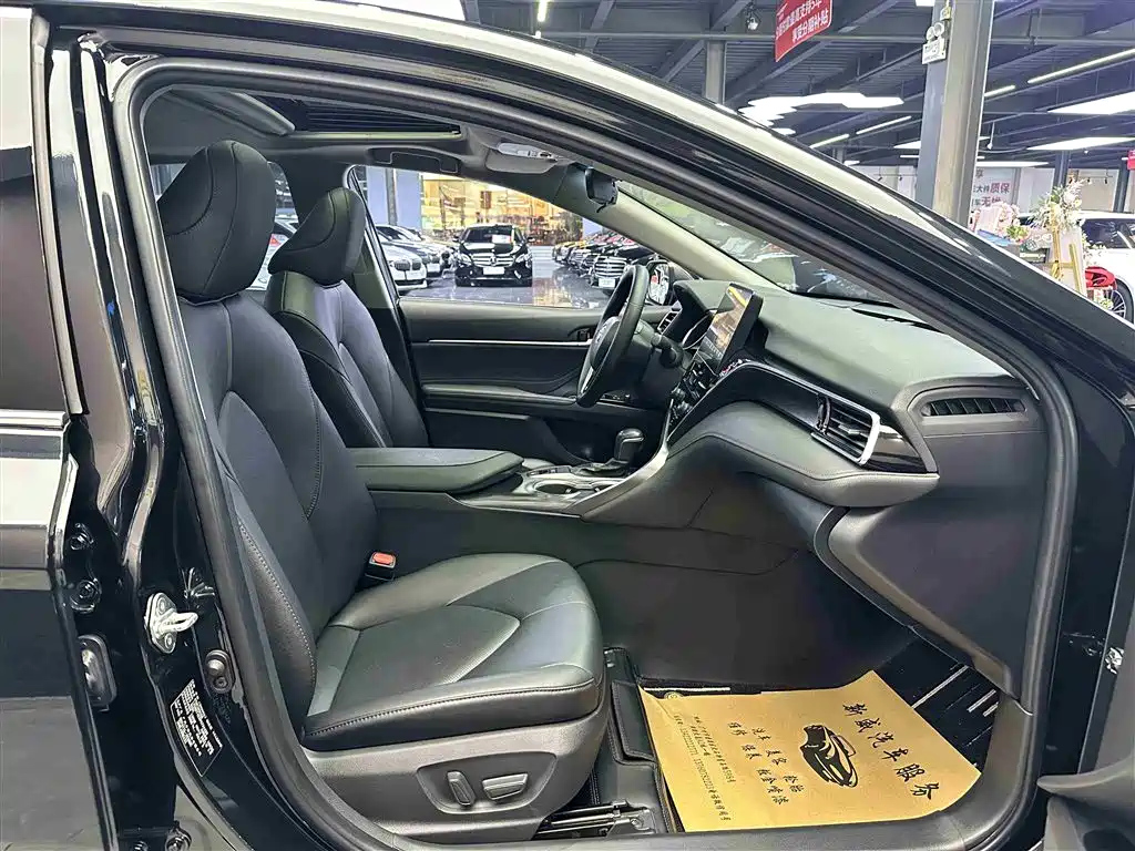 TOYOTA CAMRY 2023