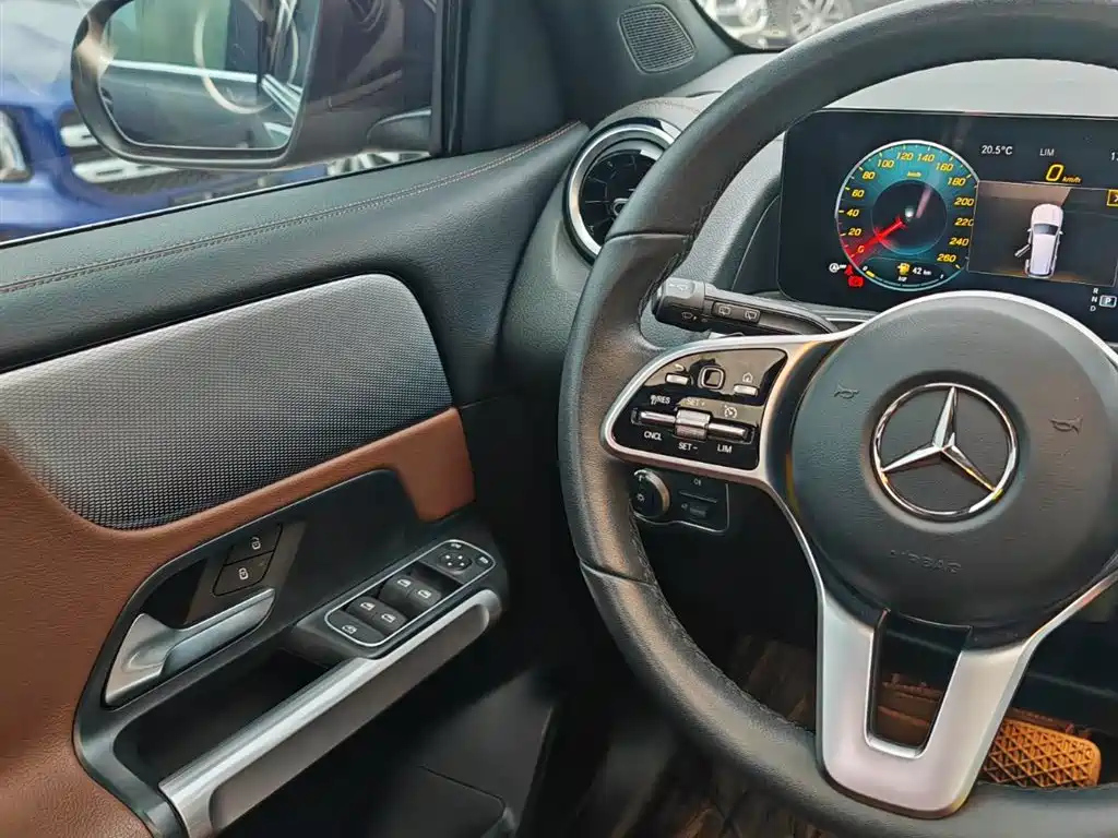 MERCEDES BENZ GLB 2022