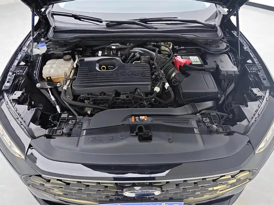 FORD MONDEO 2023