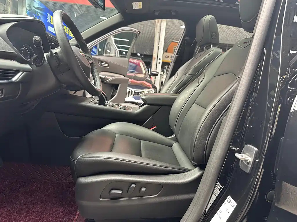 CADILLAC XT4 2021