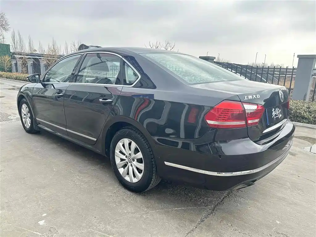 VOLKSWAGEN PASSAT 2014