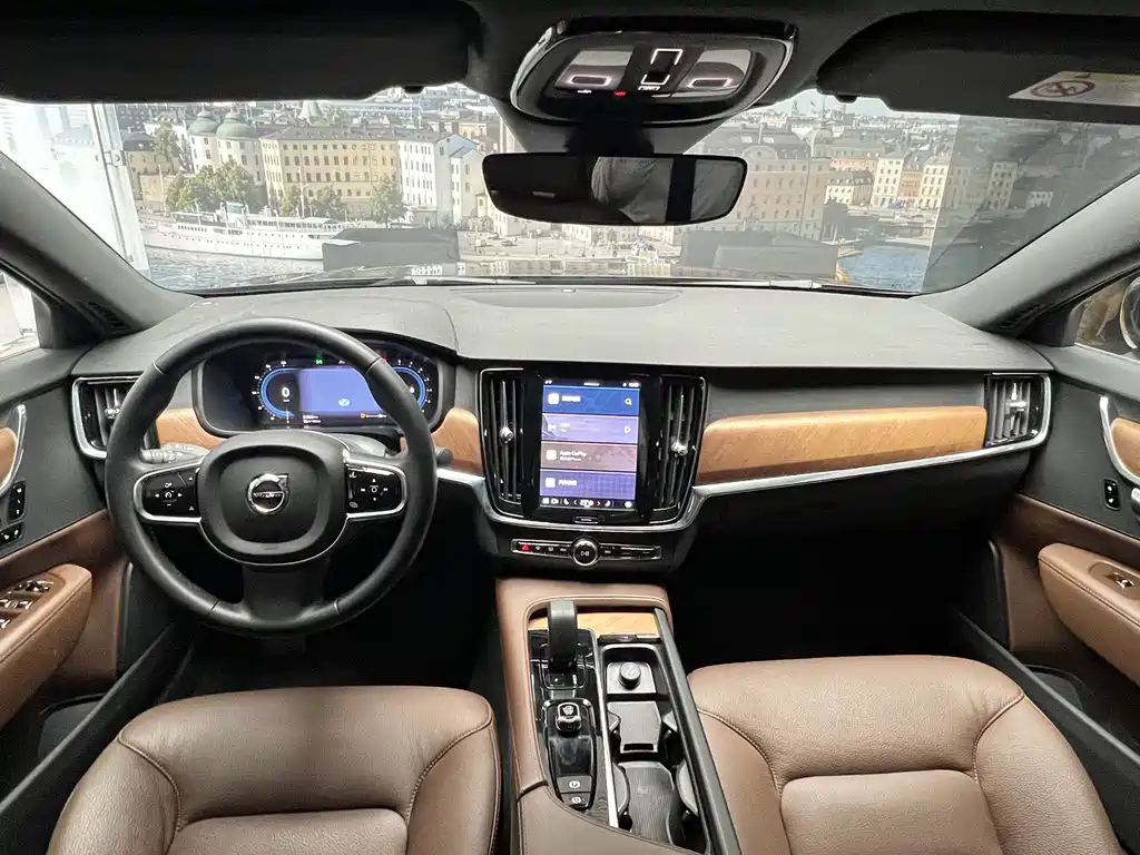 VOLVO S90 2022