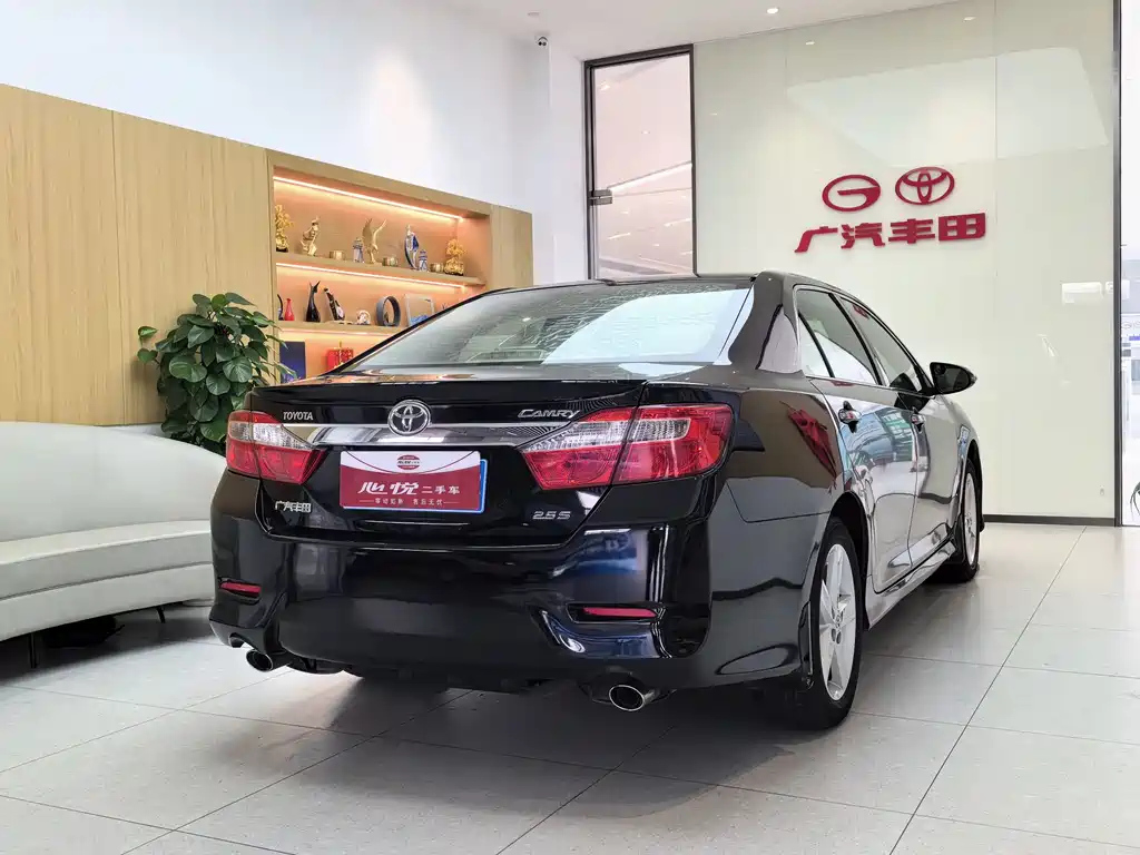 TOYOTA CAMRY 2013
