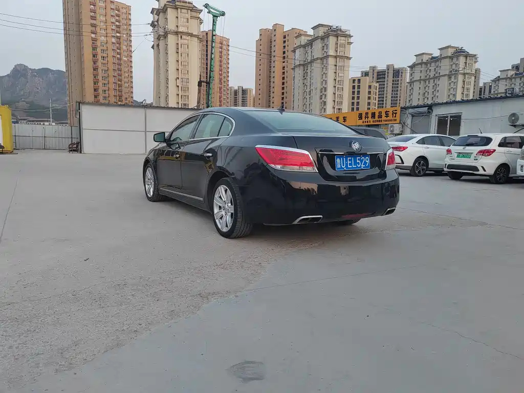 BUICK LACROSSE 2011