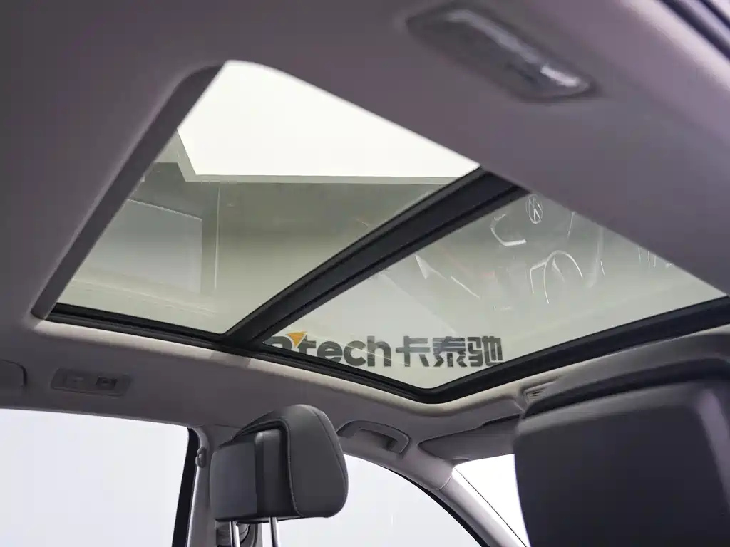VOLKSWAGEN MAGOTAN 2022