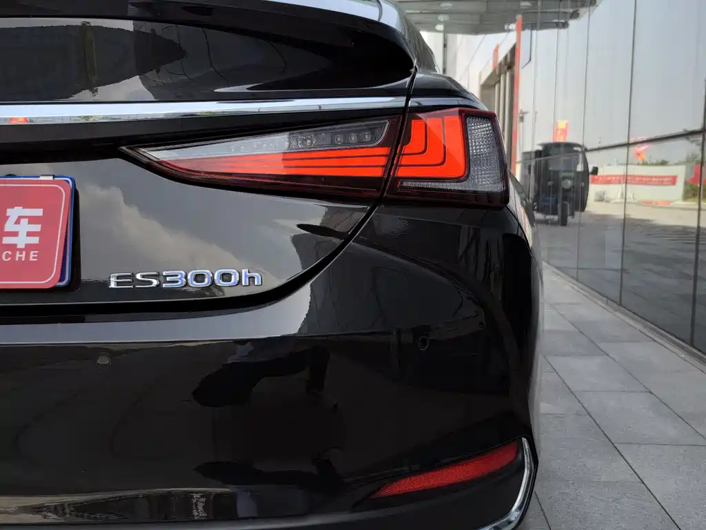LEXUS ES 2022